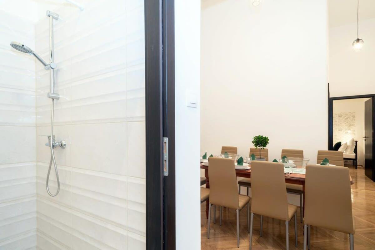 Ultra Central Large Stylish Apartment Budapest Exterior photo